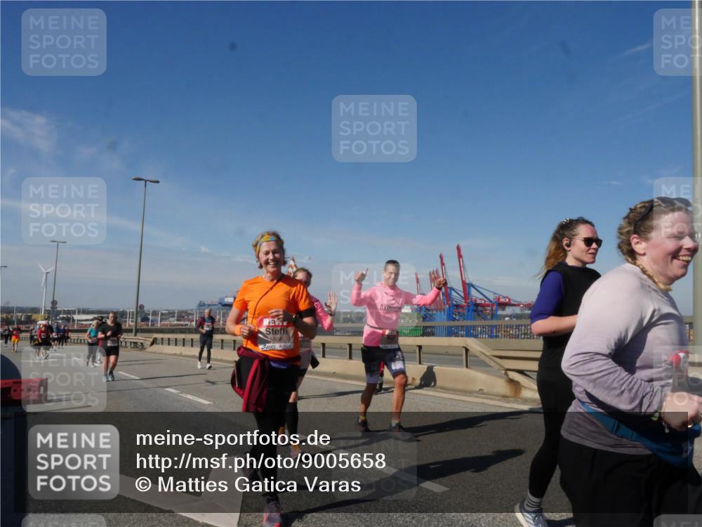 03.10.2025 - Köhlbrandbrückenlauf Matties Gatica Varas http://msf.ph/oto/9005658 03.10.2025 13:00:17 Position 2 5808 meine-sportfotos.de