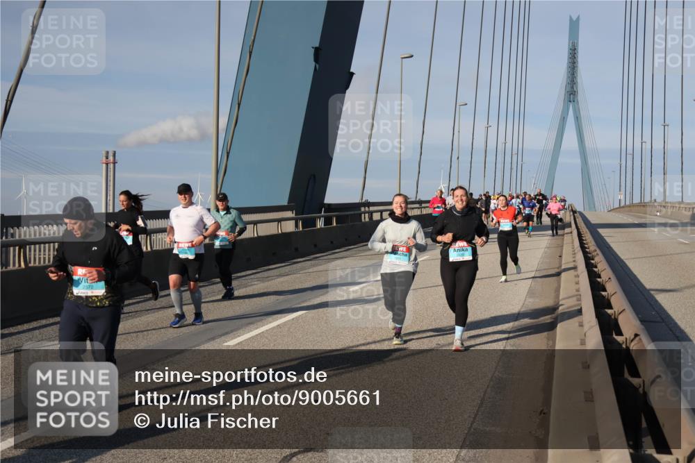 03.10.2025 - Köhlbrandbrückenlauf Julia Fischer http://msf.ph/oto/9005661 03.10.2025 09:52:58 Position 2 2372 meine-sportfotos.de