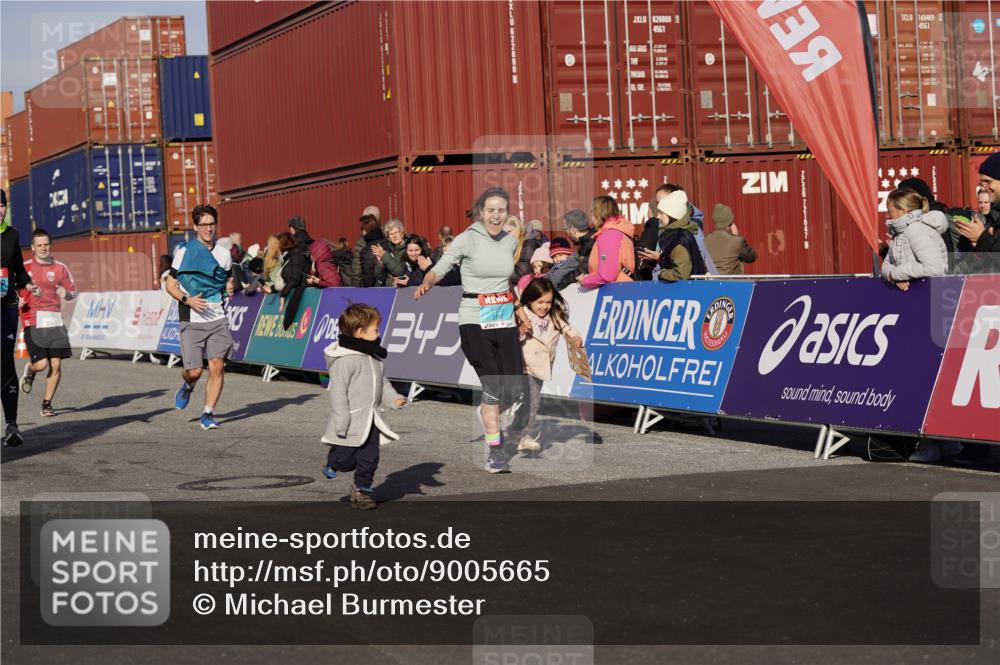 03.10.2025 - Köhlbrandbrückenlauf Michael Burmester http://msf.ph/oto/9005665 03.10.2025 10:08:01 Ziel 1319, 1395, 1516, 1699, 1833, 3569, 3734 meine-sportfotos.de