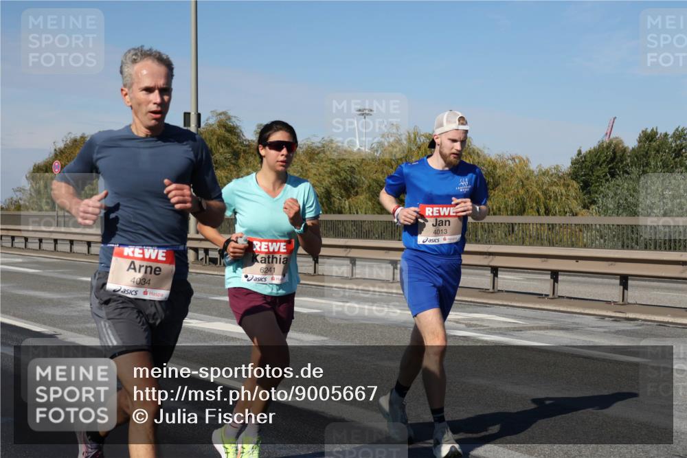 03.10.2025 - Köhlbrandbrückenlauf Julia Fischer http://msf.ph/oto/9005667 03.10.2025 12:41:31 Position 3 4034, 6241, 4013, 228 meine-sportfotos.de
