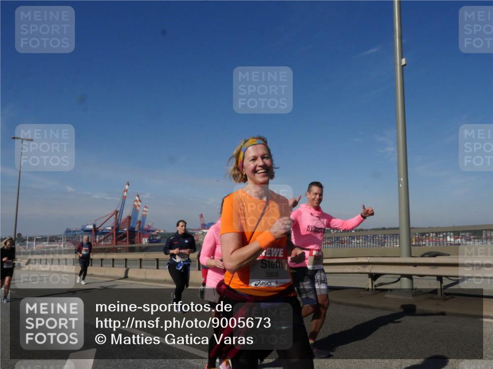 03.10.2025 - Köhlbrandbrückenlauf Matties Gatica Varas http://msf.ph/oto/9005673 03.10.2025 13:00:18 Position 2 5808, 118 meine-sportfotos.de