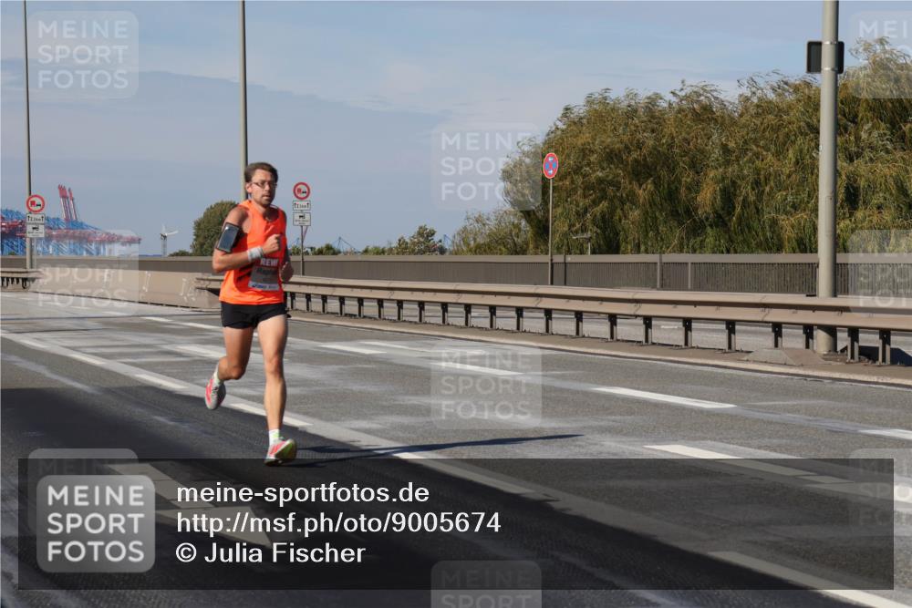 03.10.2025 - Köhlbrandbrückenlauf Julia Fischer http://msf.ph/oto/9005674 03.10.2025 12:41:42 Position 3 12, 5, 81, 12, 5 meine-sportfotos.de