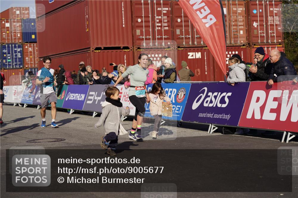 03.10.2025 - Köhlbrandbrückenlauf Michael Burmester http://msf.ph/oto/9005677 03.10.2025 10:08:02 Ziel 1319, 1395, 1516, 1699, 1833, 3569, 3734 meine-sportfotos.de