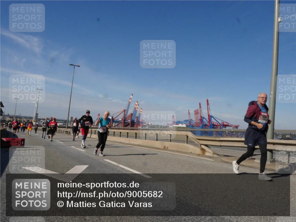 03.10.2025 - Köhlbrandbrückenlauf Matties Gatica Varas http://msf.ph/oto/9005682 03.10.2025 13:00:24 Position 2  meine-sportfotos.de