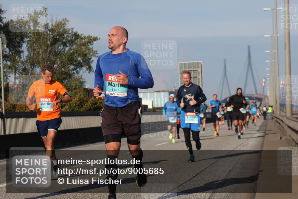 03.10.2025 - Köhlbrandbrückenlauf Luisa Fischer http://msf.ph/oto/9005685 03.10.2025 10:47:22 Position 3 1157, 1315, 1202 meine-sportfotos.de