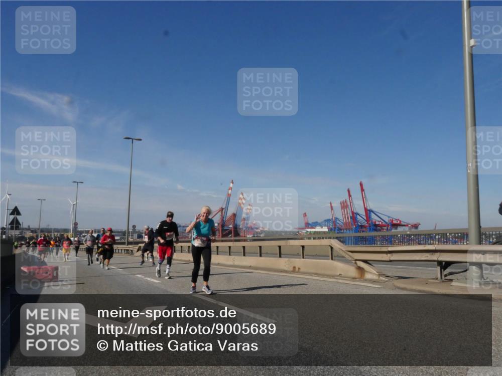 03.10.2025 - Köhlbrandbrückenlauf Matties Gatica Varas http://msf.ph/oto/9005689 03.10.2025 13:00:24 Position 2 18 meine-sportfotos.de