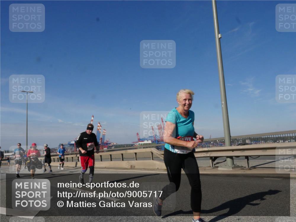 03.10.2025 - Köhlbrandbrückenlauf Matties Gatica Varas http://msf.ph/oto/9005717 03.10.2025 13:00:26 Position 2 6670 meine-sportfotos.de