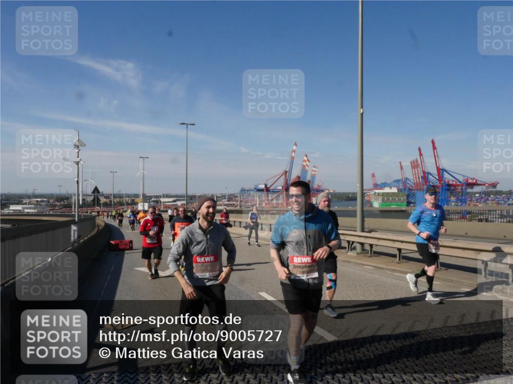 03.10.2025 - Köhlbrandbrückenlauf Matties Gatica Varas http://msf.ph/oto/9005727 03.10.2025 13:00:35 Position 2 6792, 5505 meine-sportfotos.de