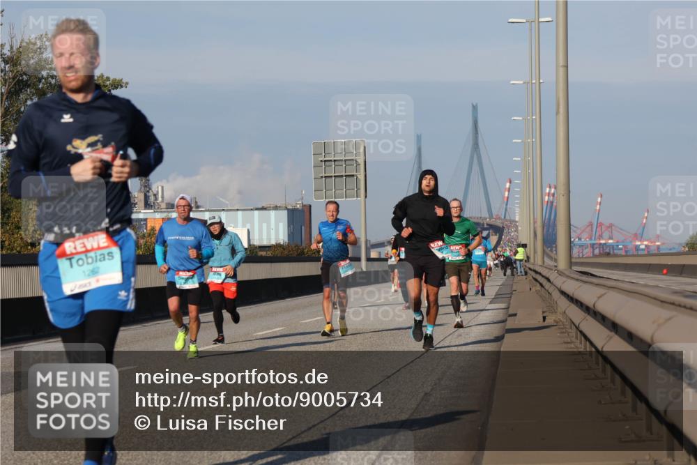 03.10.2025 - Köhlbrandbrückenlauf Luisa Fischer http://msf.ph/oto/9005734 03.10.2025 10:47:25 Position 3  meine-sportfotos.de