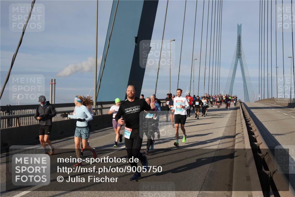03.10.2025 - Köhlbrandbrückenlauf Julia Fischer http://msf.ph/oto/9005750 03.10.2025 09:53:12 Position 2  meine-sportfotos.de