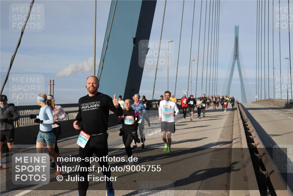 03.10.2025 - Köhlbrandbrückenlauf Julia Fischer http://msf.ph/oto/9005755 03.10.2025 09:53:12 Position 2 1785 meine-sportfotos.de