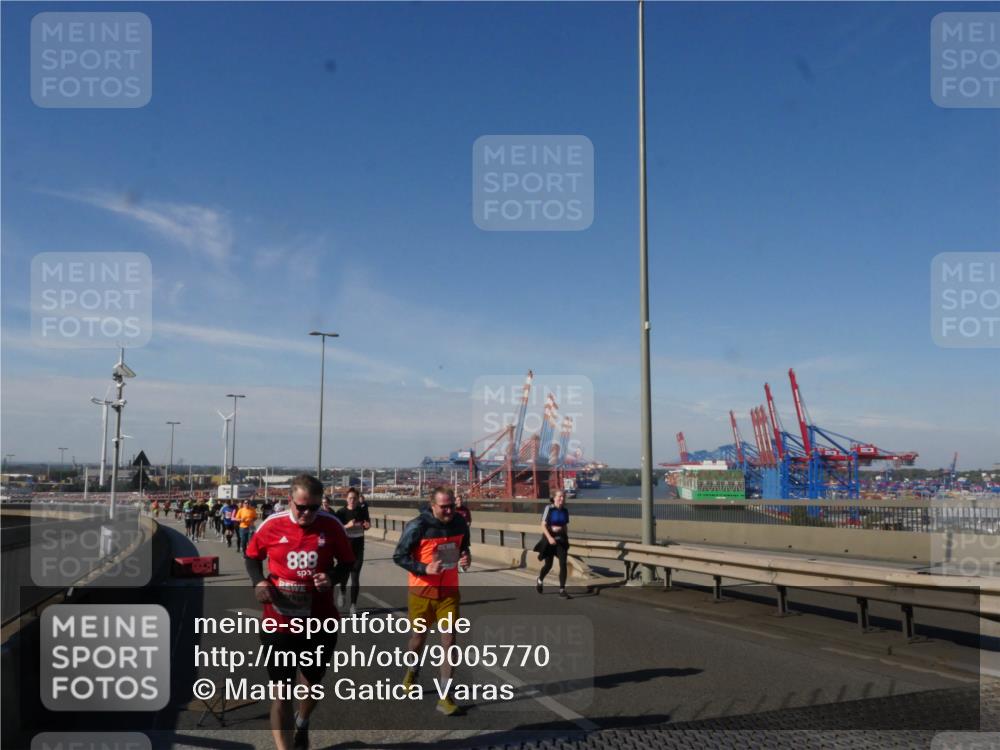 03.10.2025 - Köhlbrandbrückenlauf Matties Gatica Varas http://msf.ph/oto/9005770 03.10.2025 13:00:38 Position 2 888 meine-sportfotos.de