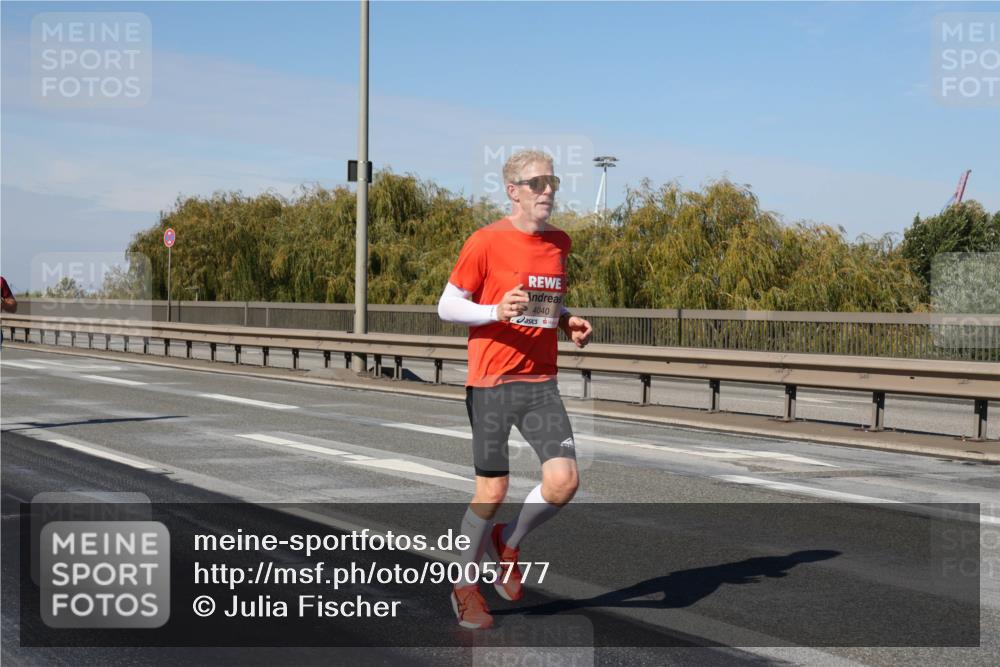 03.10.2025 - Köhlbrandbrückenlauf Julia Fischer http://msf.ph/oto/9005777 03.10.2025 12:41:59 Position 3 4040 meine-sportfotos.de