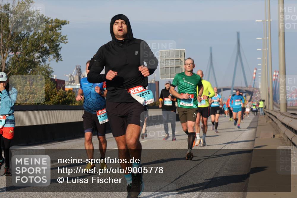 03.10.2025 - Köhlbrandbrückenlauf Luisa Fischer http://msf.ph/oto/9005778 03.10.2025 10:47:29 Position 3 2712 meine-sportfotos.de