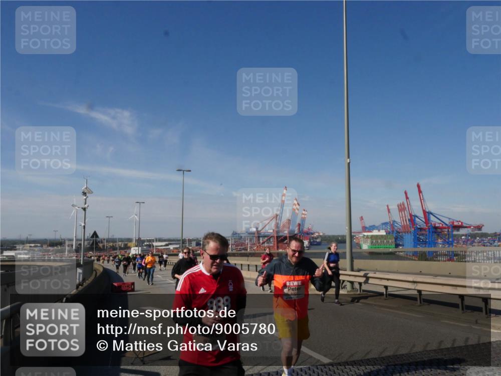03.10.2025 - Köhlbrandbrückenlauf Matties Gatica Varas http://msf.ph/oto/9005780 03.10.2025 13:00:39 Position 2 838, 6004, 600 meine-sportfotos.de