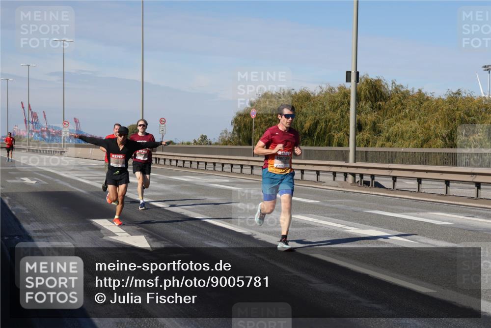 03.10.2025 - Köhlbrandbrückenlauf Julia Fischer http://msf.ph/oto/9005781 03.10.2025 12:42:00 Position 3  meine-sportfotos.de