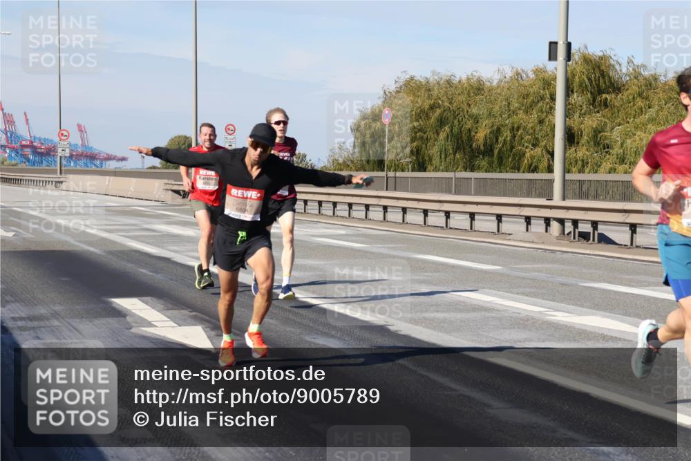 03.10.2025 - Köhlbrandbrückenlauf Julia Fischer http://msf.ph/oto/9005789 03.10.2025 12:42:01 Position 3 12, 5, 1, 6804 meine-sportfotos.de