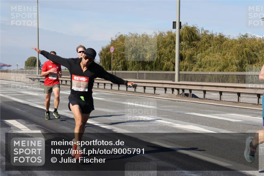 03.10.2025 - Köhlbrandbrückenlauf Julia Fischer http://msf.ph/oto/9005791 03.10.2025 12:42:02 Position 3 6804 meine-sportfotos.de