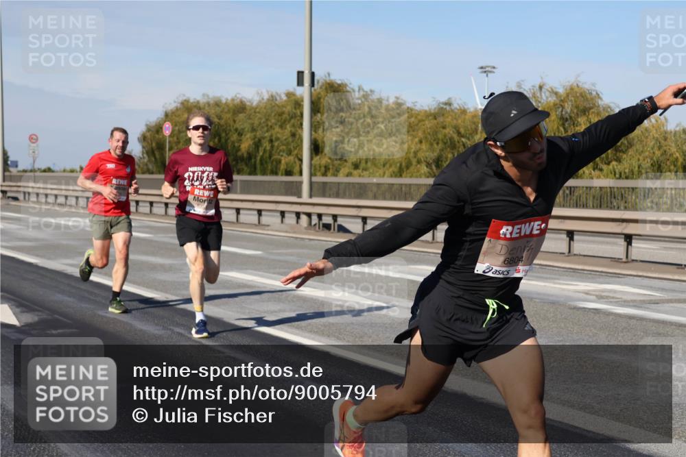 03.10.2025 - Köhlbrandbrückenlauf Julia Fischer http://msf.ph/oto/9005794 03.10.2025 12:42:03 Position 3 201, 6804 meine-sportfotos.de