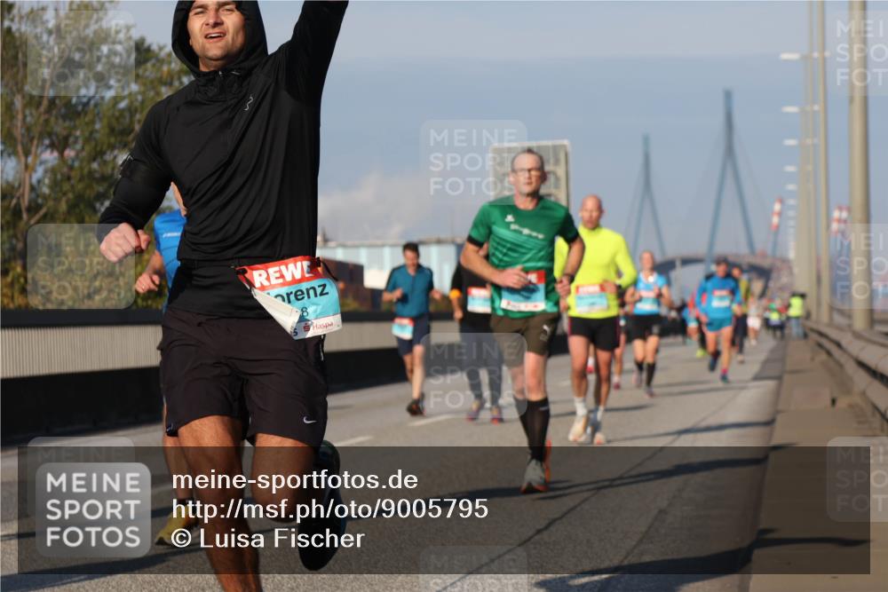 03.10.2025 - Köhlbrandbrückenlauf Luisa Fischer http://msf.ph/oto/9005795 03.10.2025 10:47:29 Position 3  meine-sportfotos.de