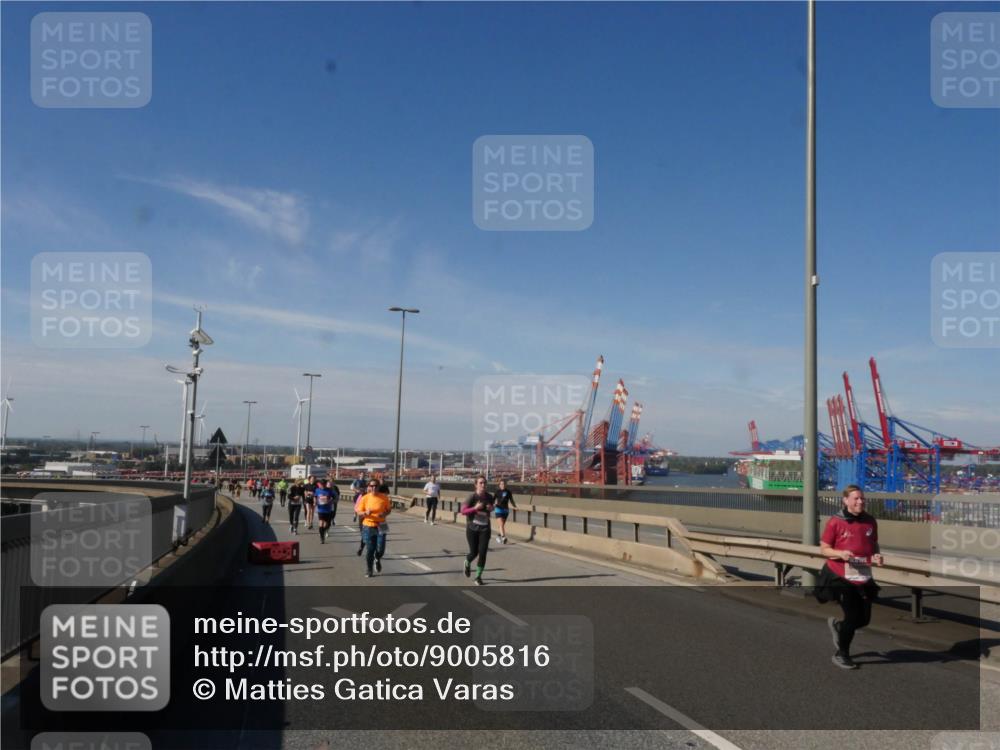 03.10.2025 - Köhlbrandbrückenlauf Matties Gatica Varas http://msf.ph/oto/9005816 03.10.2025 13:00:42 Position 2  meine-sportfotos.de