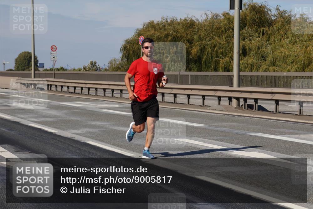 03.10.2025 - Köhlbrandbrückenlauf Julia Fischer http://msf.ph/oto/9005817 03.10.2025 12:42:14 Position 3 12, 57 meine-sportfotos.de
