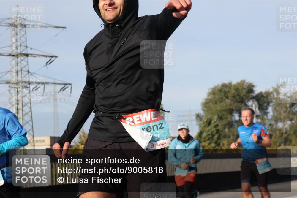 03.10.2025 - Köhlbrandbrückenlauf Luisa Fischer http://msf.ph/oto/9005818 03.10.2025 10:47:31 Position 3  meine-sportfotos.de