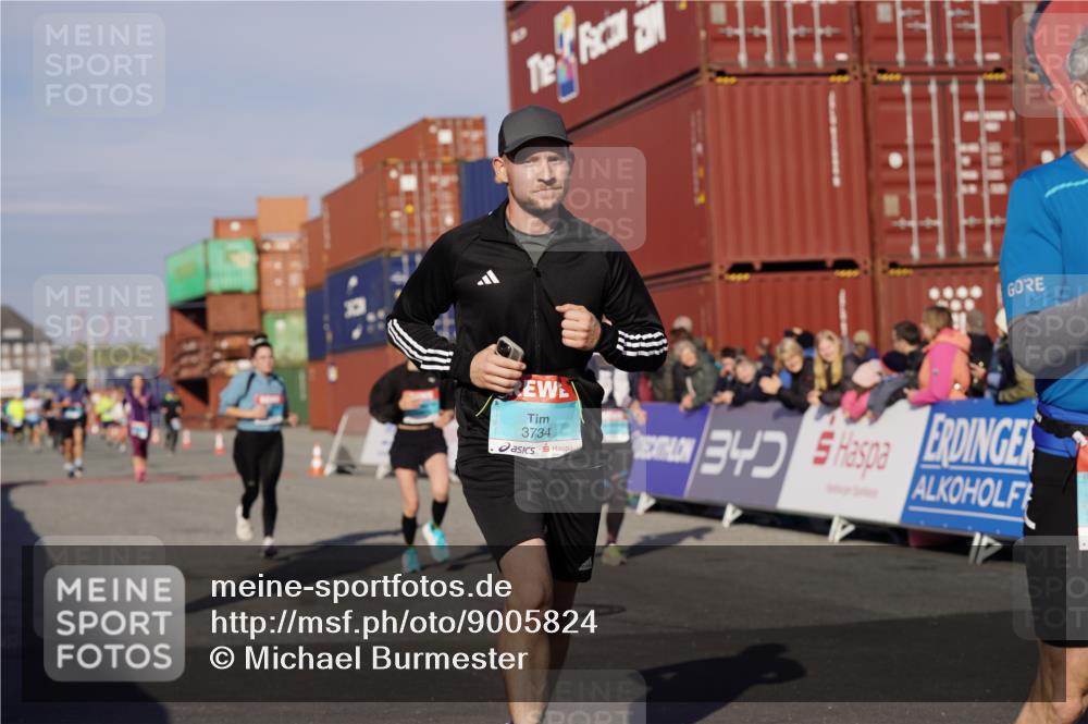 03.10.2025 - Köhlbrandbrückenlauf Michael Burmester http://msf.ph/oto/9005824 03.10.2025 10:08:07 Ziel 1319, 1516, 1833, 3278, 3361, 3362, 3569, 3734 meine-sportfotos.de