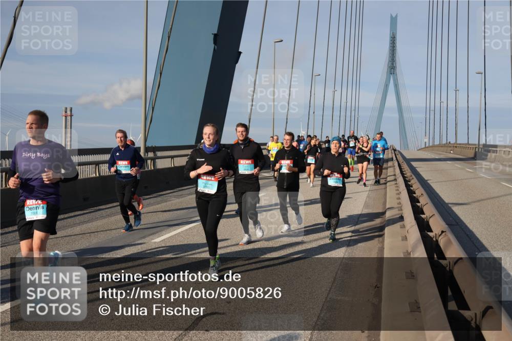 03.10.2025 - Köhlbrandbrückenlauf Julia Fischer http://msf.ph/oto/9005826 03.10.2025 09:53:35 Position 2 2269, 3765 meine-sportfotos.de