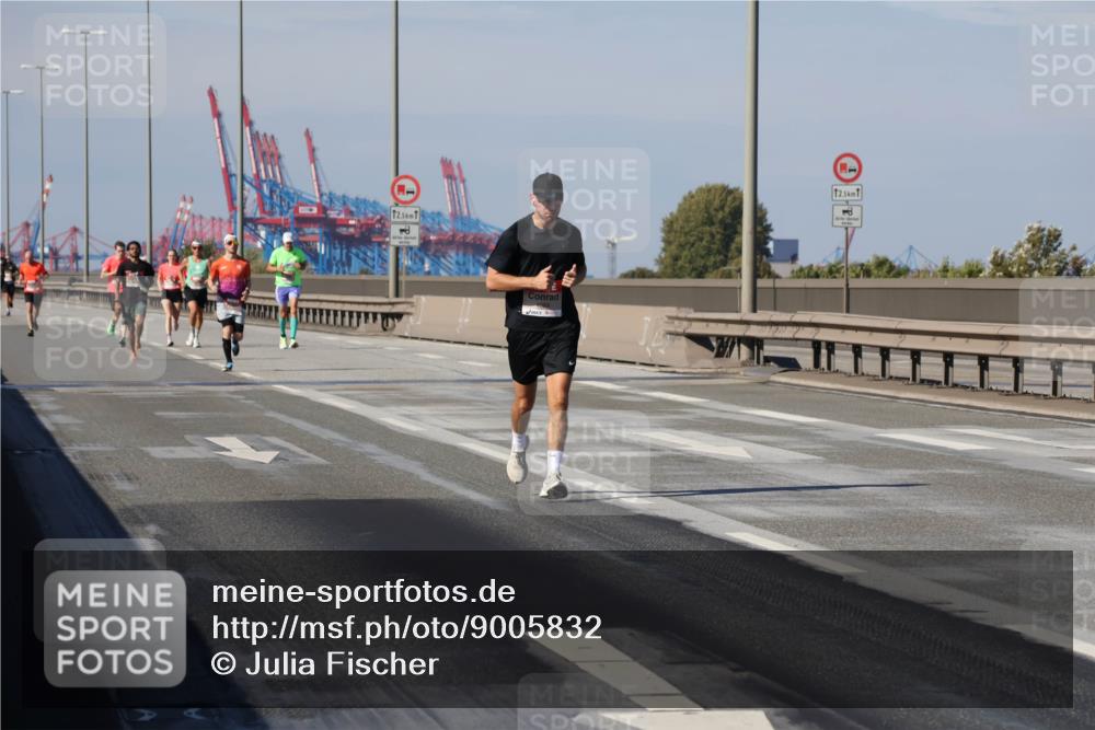 03.10.2025 - Köhlbrandbrückenlauf Julia Fischer http://msf.ph/oto/9005832 03.10.2025 12:42:16 Position 3  meine-sportfotos.de