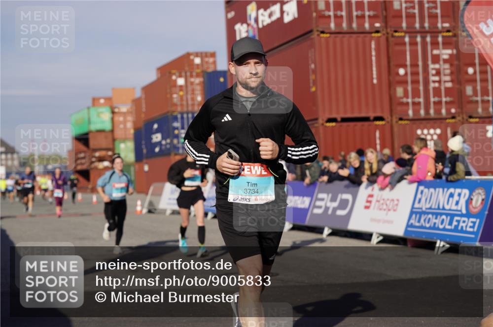 03.10.2025 - Köhlbrandbrückenlauf Michael Burmester http://msf.ph/oto/9005833 03.10.2025 10:08:07 Ziel 1319, 1516, 1833, 3278, 3361, 3362, 3569, 3734 meine-sportfotos.de