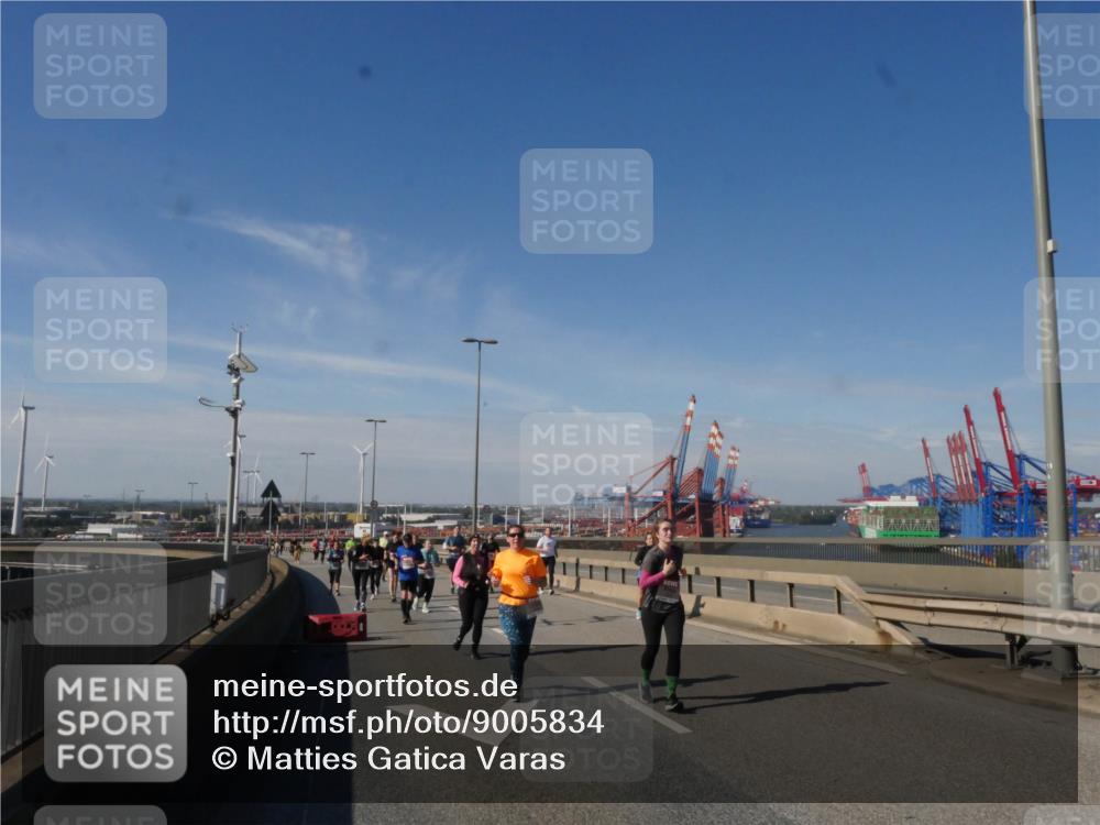 03.10.2025 - Köhlbrandbrückenlauf Matties Gatica Varas http://msf.ph/oto/9005834 03.10.2025 13:00:43 Position 2  meine-sportfotos.de
