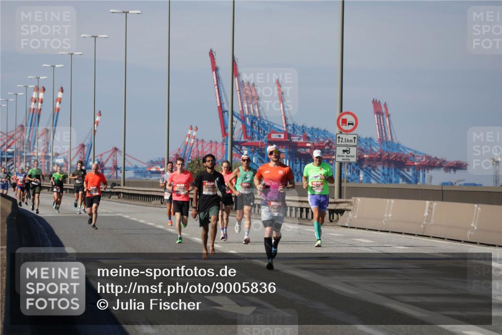03.10.2025 - Köhlbrandbrückenlauf Julia Fischer http://msf.ph/oto/9005836 03.10.2025 12:42:20 Position 3  meine-sportfotos.de