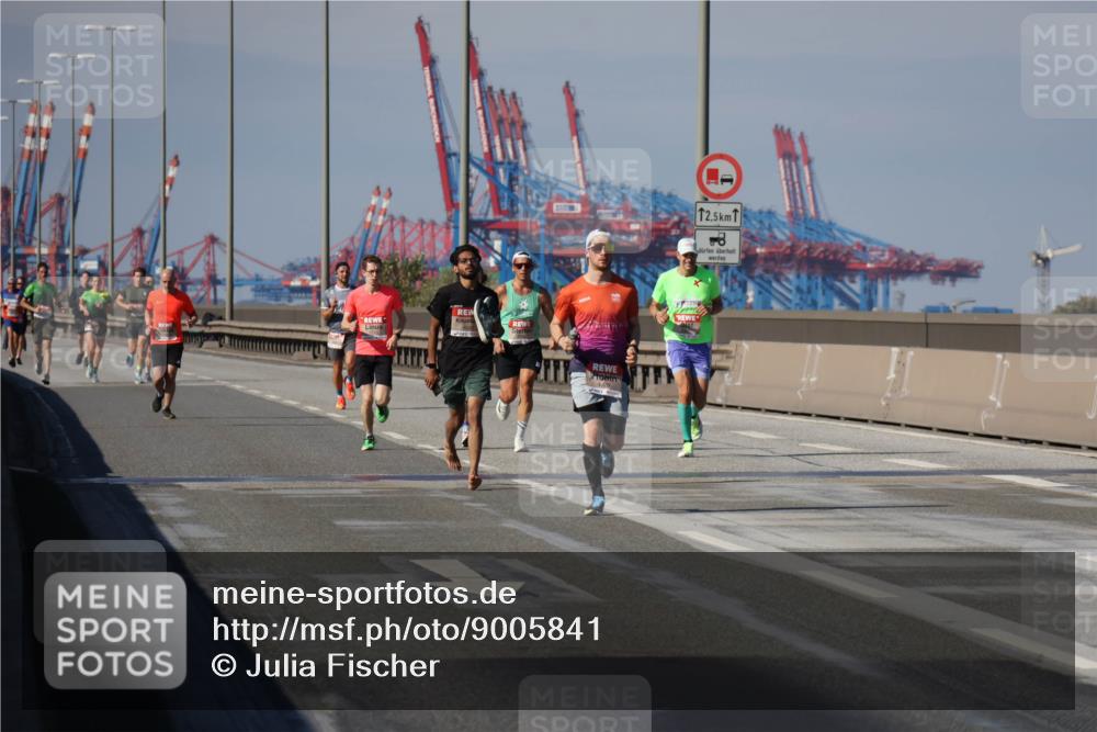 03.10.2025 - Köhlbrandbrückenlauf Julia Fischer http://msf.ph/oto/9005841 03.10.2025 12:42:20 Position 3 12, 5 meine-sportfotos.de