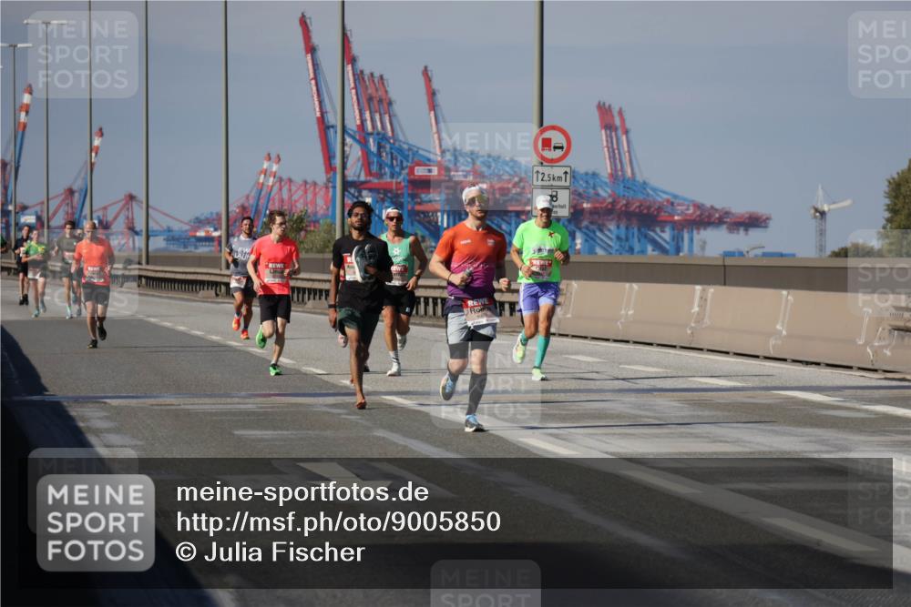 03.10.2025 - Köhlbrandbrückenlauf Julia Fischer http://msf.ph/oto/9005850 03.10.2025 12:42:21 Position 3 12, 5 meine-sportfotos.de