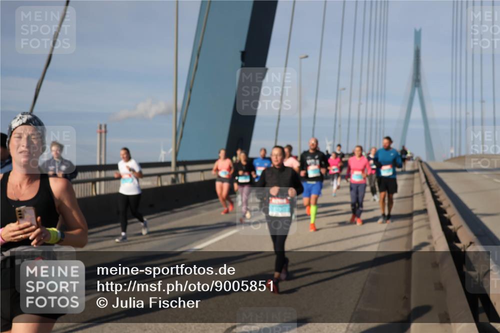 03.10.2025 - Köhlbrandbrückenlauf Julia Fischer http://msf.ph/oto/9005851 03.10.2025 09:53:41 Position 2  meine-sportfotos.de