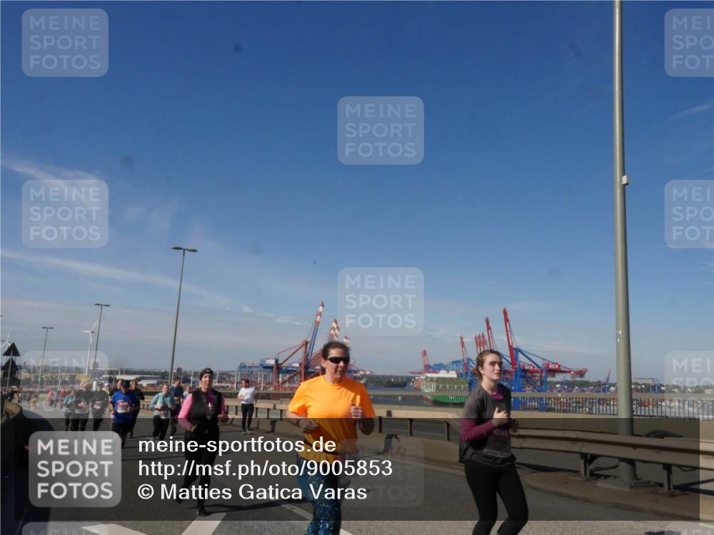 03.10.2025 - Köhlbrandbrückenlauf Matties Gatica Varas http://msf.ph/oto/9005853 03.10.2025 13:00:45 Position 2  meine-sportfotos.de