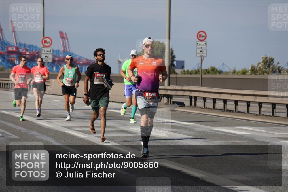 03.10.2025 - Köhlbrandbrückenlauf Julia Fischer http://msf.ph/oto/9005860 03.10.2025 12:42:25 Position 3 12, 5, 42, 195, 42, 195, 42, 195, 4029, 12, 5 meine-sportfotos.de