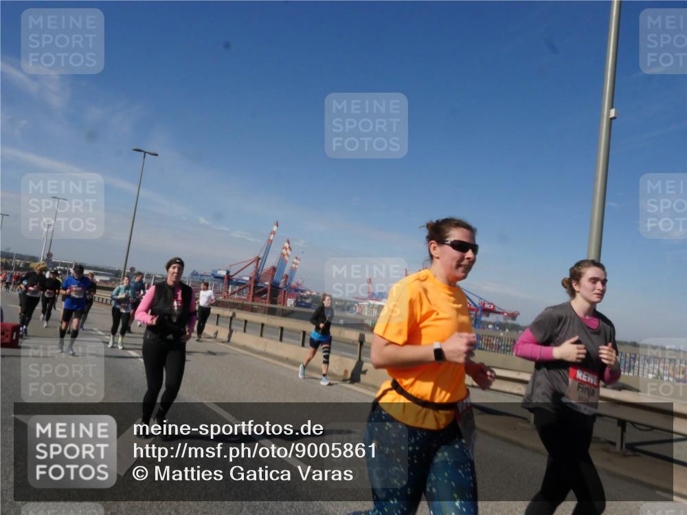 03.10.2025 - Köhlbrandbrückenlauf Matties Gatica Varas http://msf.ph/oto/9005861 03.10.2025 13:00:45 Position 2 6548 meine-sportfotos.de