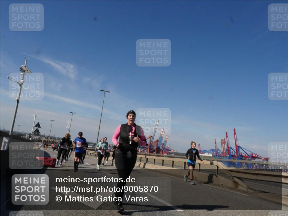 03.10.2025 - Köhlbrandbrückenlauf Matties Gatica Varas http://msf.ph/oto/9005870 03.10.2025 13:00:46 Position 2  meine-sportfotos.de