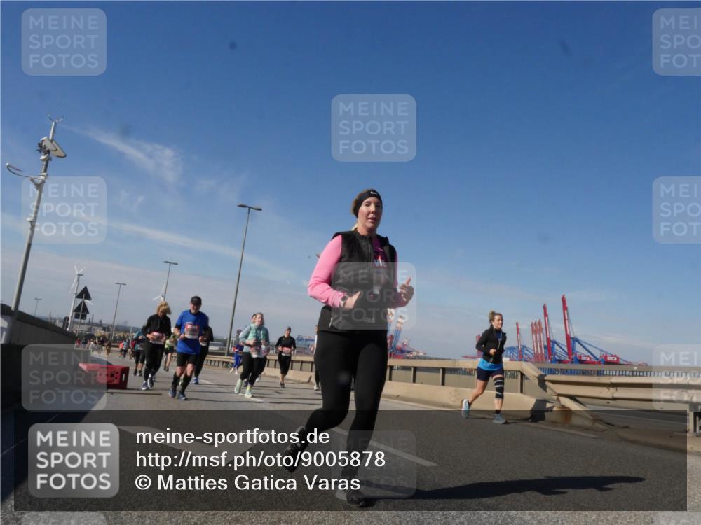03.10.2025 - Köhlbrandbrückenlauf Matties Gatica Varas http://msf.ph/oto/9005878 03.10.2025 13:00:46 Position 2  meine-sportfotos.de