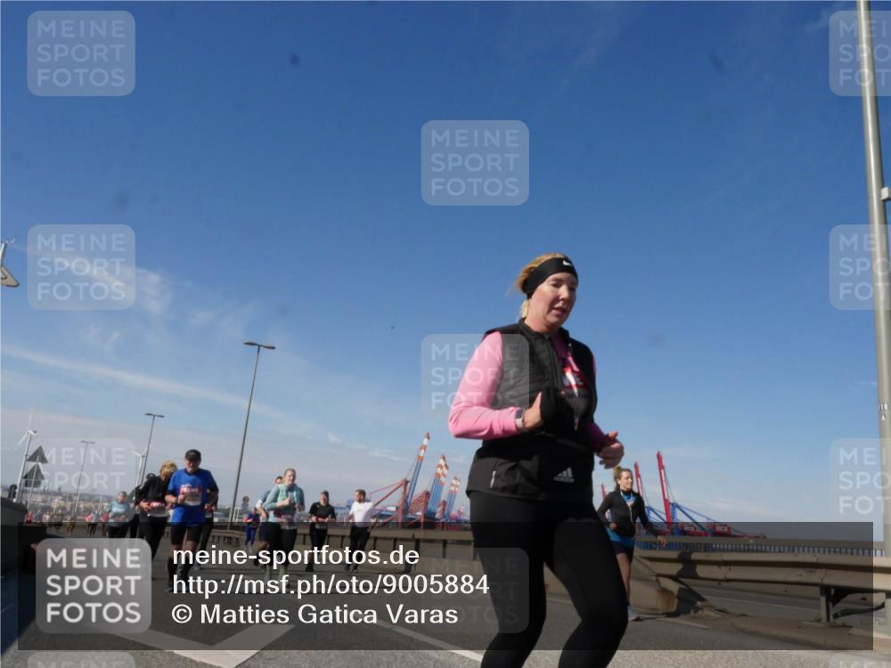 03.10.2025 - Köhlbrandbrückenlauf Matties Gatica Varas http://msf.ph/oto/9005884 03.10.2025 13:00:47 Position 2 118 meine-sportfotos.de
