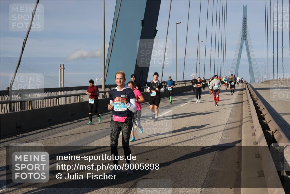 03.10.2025 - Köhlbrandbrückenlauf Julia Fischer http://msf.ph/oto/9005898 03.10.2025 09:53:46 Position 2 3150 meine-sportfotos.de