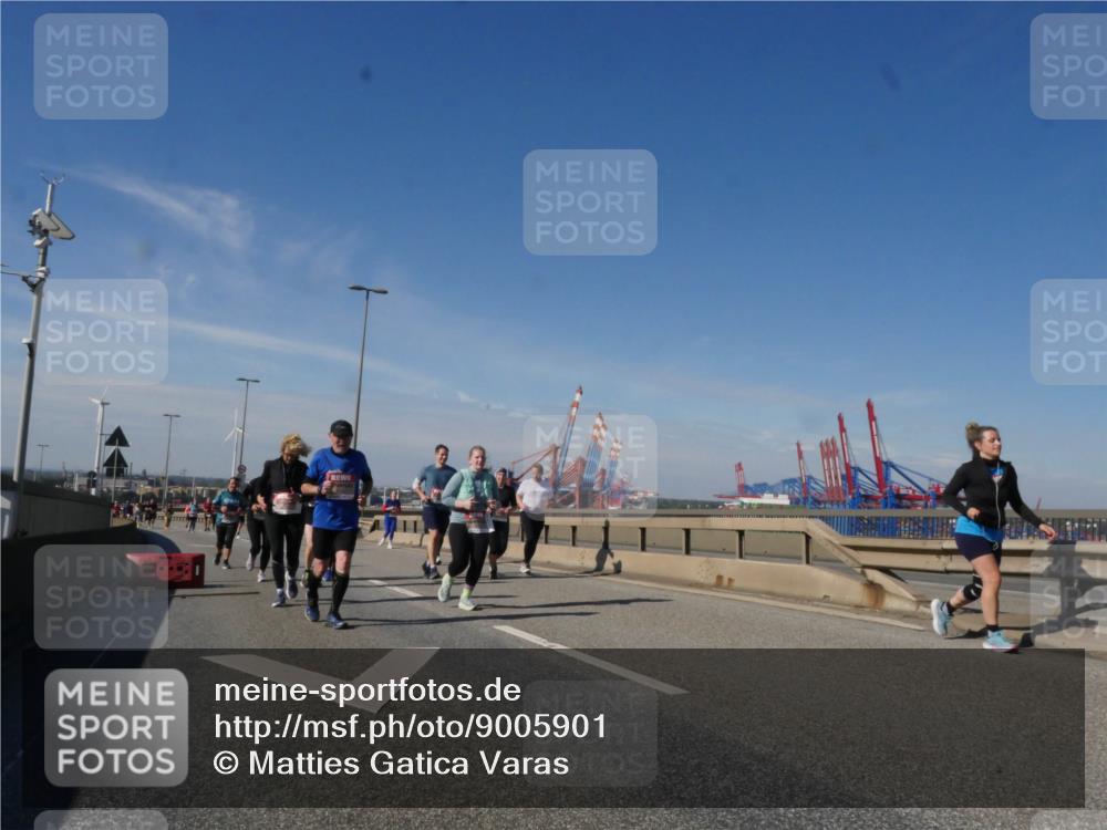 03.10.2025 - Köhlbrandbrückenlauf Matties Gatica Varas http://msf.ph/oto/9005901 03.10.2025 13:00:48 Position 2  meine-sportfotos.de