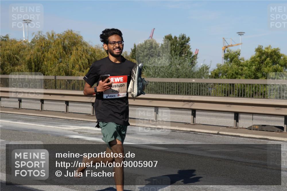 03.10.2025 - Köhlbrandbrückenlauf Julia Fischer http://msf.ph/oto/9005907 03.10.2025 12:42:32 Position 3 4043, 17, 381 meine-sportfotos.de