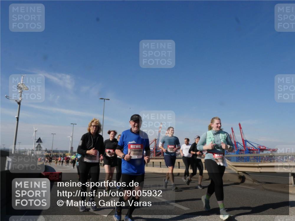 03.10.2025 - Köhlbrandbrückenlauf Matties Gatica Varas http://msf.ph/oto/9005932 03.10.2025 13:00:50 Position 2 6560 meine-sportfotos.de