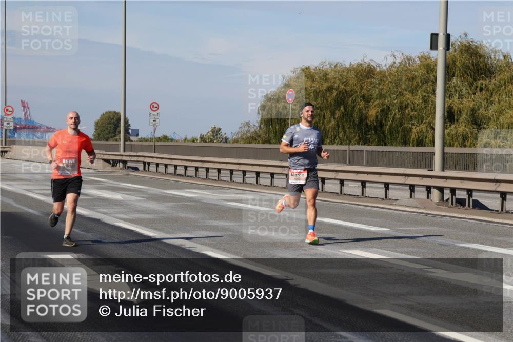03.10.2025 - Köhlbrandbrückenlauf Julia Fischer http://msf.ph/oto/9005937 03.10.2025 12:42:37 Position 3 12, 5, 12, 5 meine-sportfotos.de