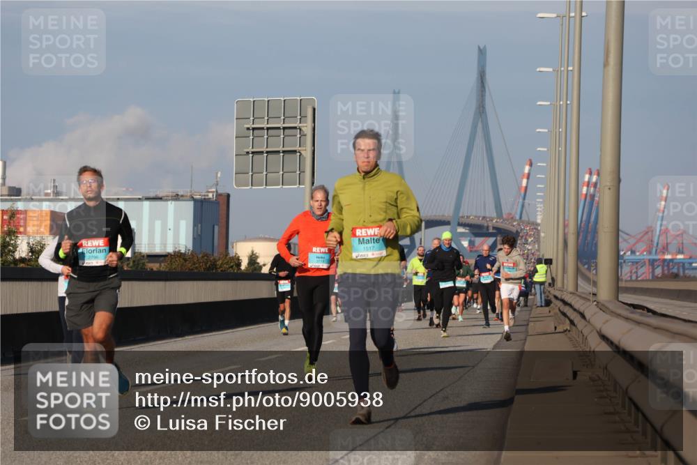 03.10.2025 - Köhlbrandbrückenlauf Luisa Fischer http://msf.ph/oto/9005938 03.10.2025 10:47:42 Position 3 2796, 3719, 1517 meine-sportfotos.de