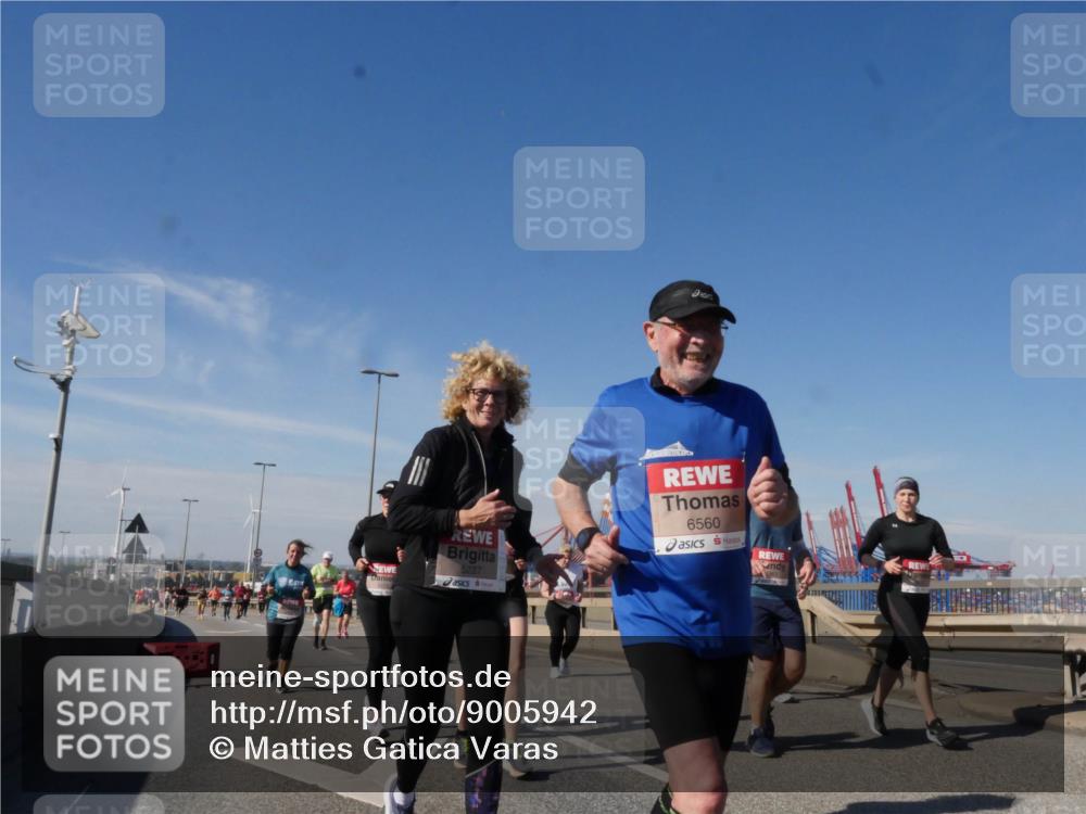 03.10.2025 - Köhlbrandbrückenlauf Matties Gatica Varas http://msf.ph/oto/9005942 03.10.2025 13:00:51 Position 2 5227, 6560 meine-sportfotos.de