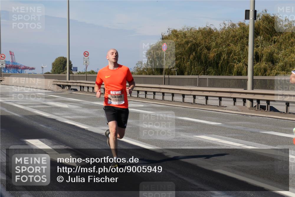 03.10.2025 - Köhlbrandbrückenlauf Julia Fischer http://msf.ph/oto/9005949 03.10.2025 12:42:38 Position 3 2, 5, 12, 5, 1, 5765 meine-sportfotos.de